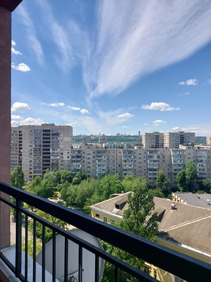Видові апартаменти м Лівобережна Киев Екстериор снимка